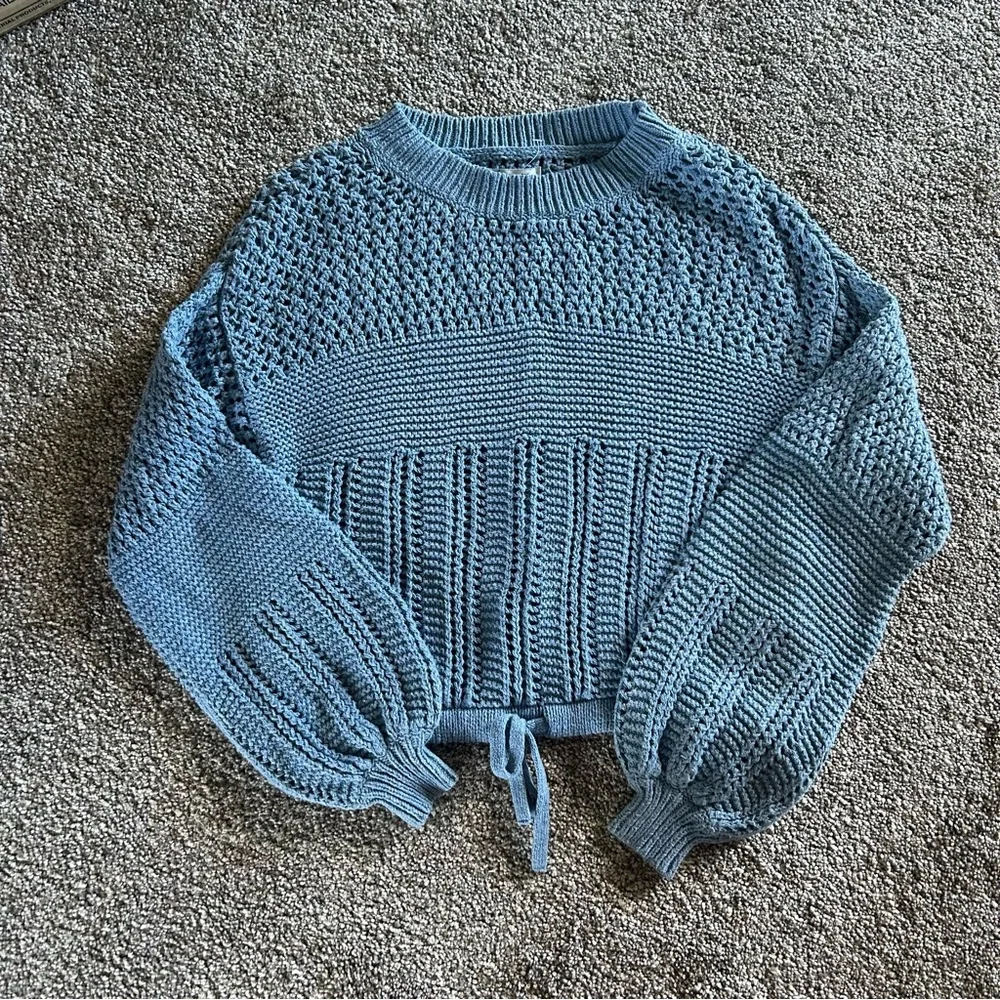 [American Eagle] Knit Cropped Blue Sweater w Balloon Sleeves